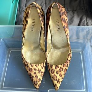 6.5 Leopard Guess Shoes